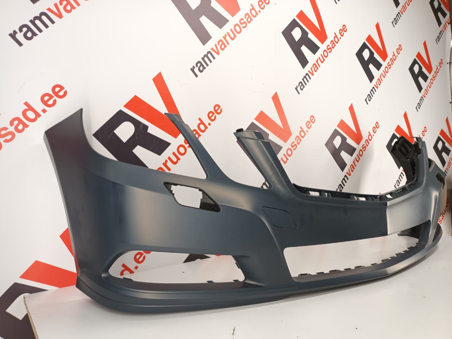 Mercedes W212 esistange / front bumper - pilt 2