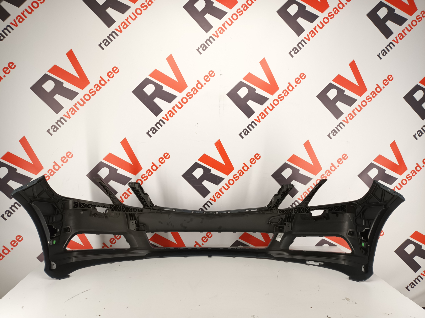 Mercedes W212 esistange / front bumper - pilt 4
