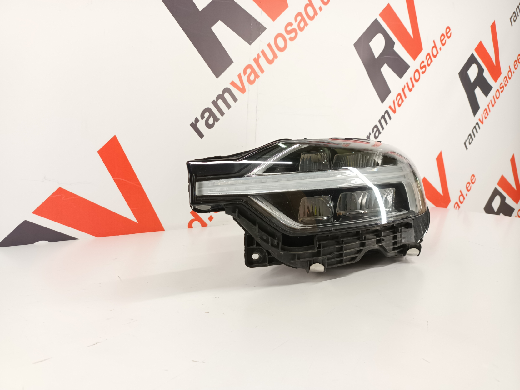 Volvo XC60 esituli / headlight - pilt 2