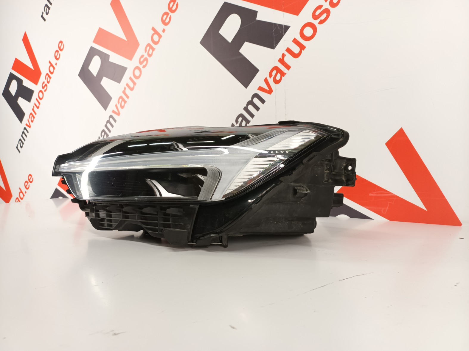Volvo XC60 esituli / headlight - pilt 3