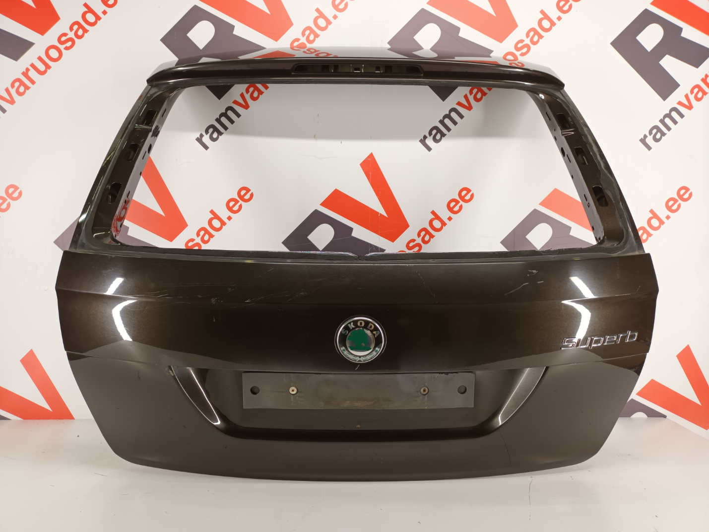 Skoda Superb tagaluuk / trunk lid
