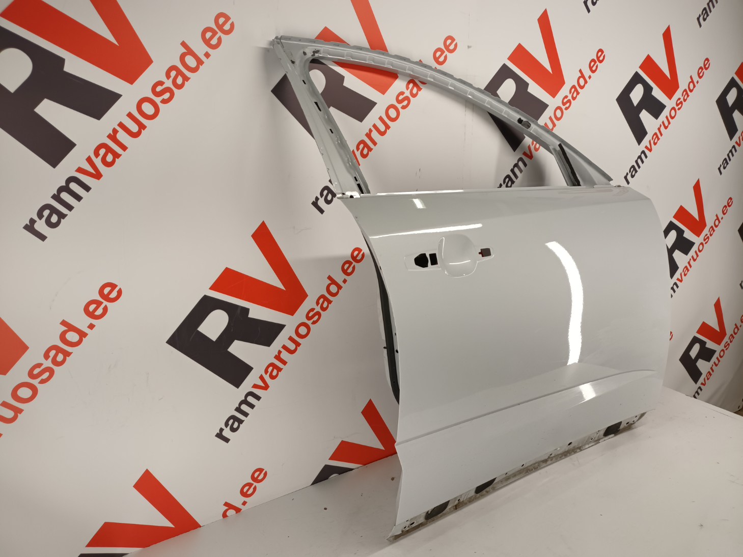 Jaguar E-Pace esiuks / front door - pilt 2