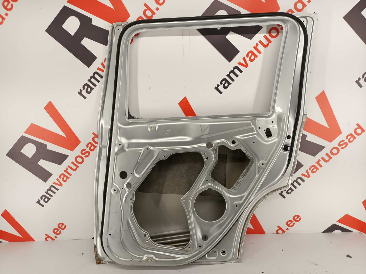 Skoda Yeti tagauks / rear door - pilt 4