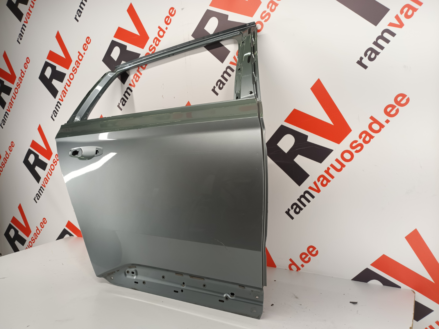 Skoda Superb tagauks / rear door - pilt 3