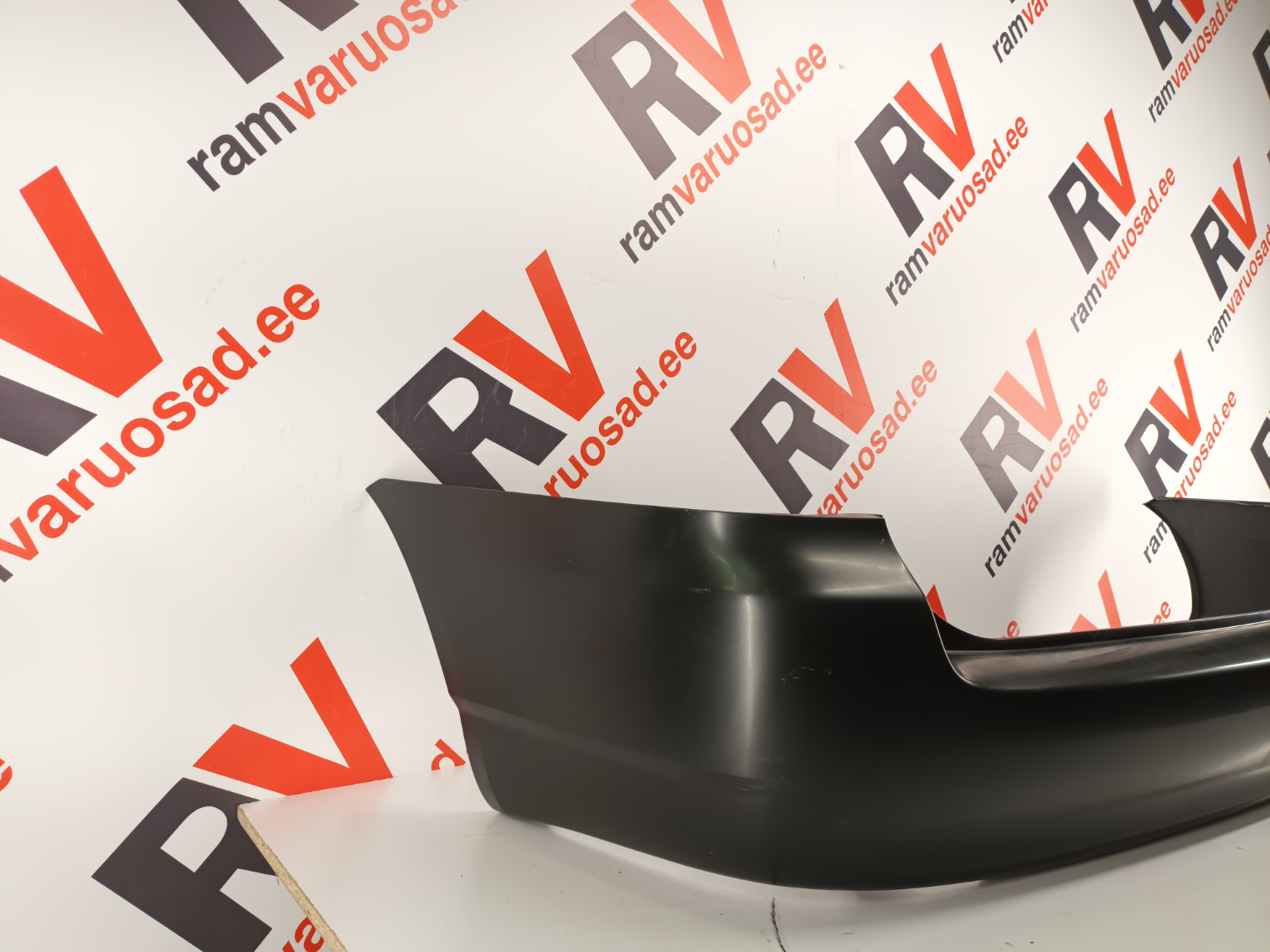 Toyota Corolla tagastange / rear bumper - pilt 2
