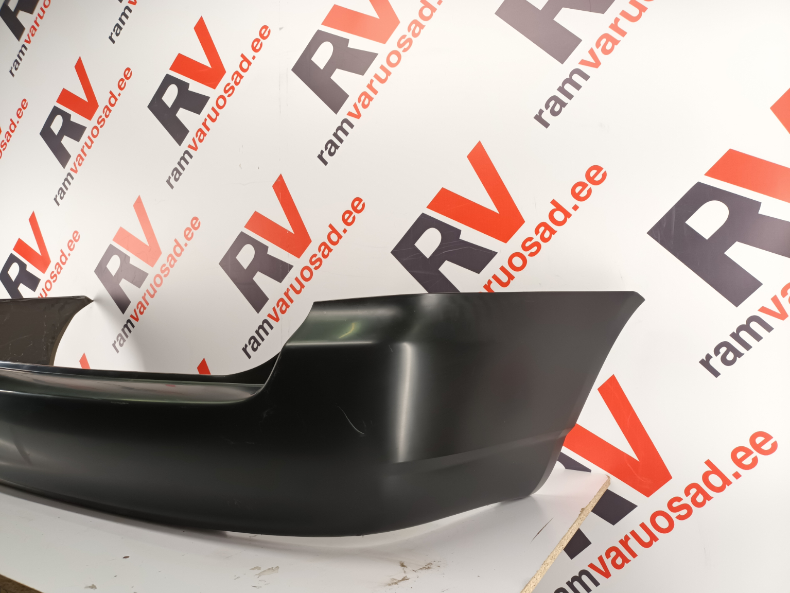 Toyota Corolla tagastange / rear bumper - pilt 3