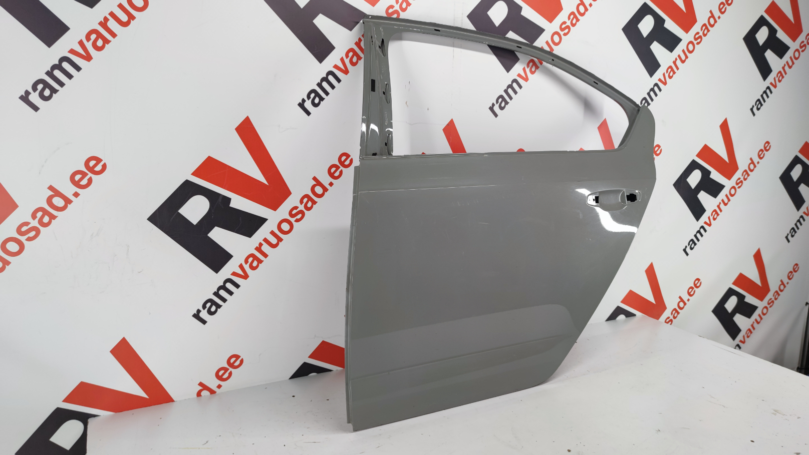 Skoda octavia tagauks / rear door - pilt 2