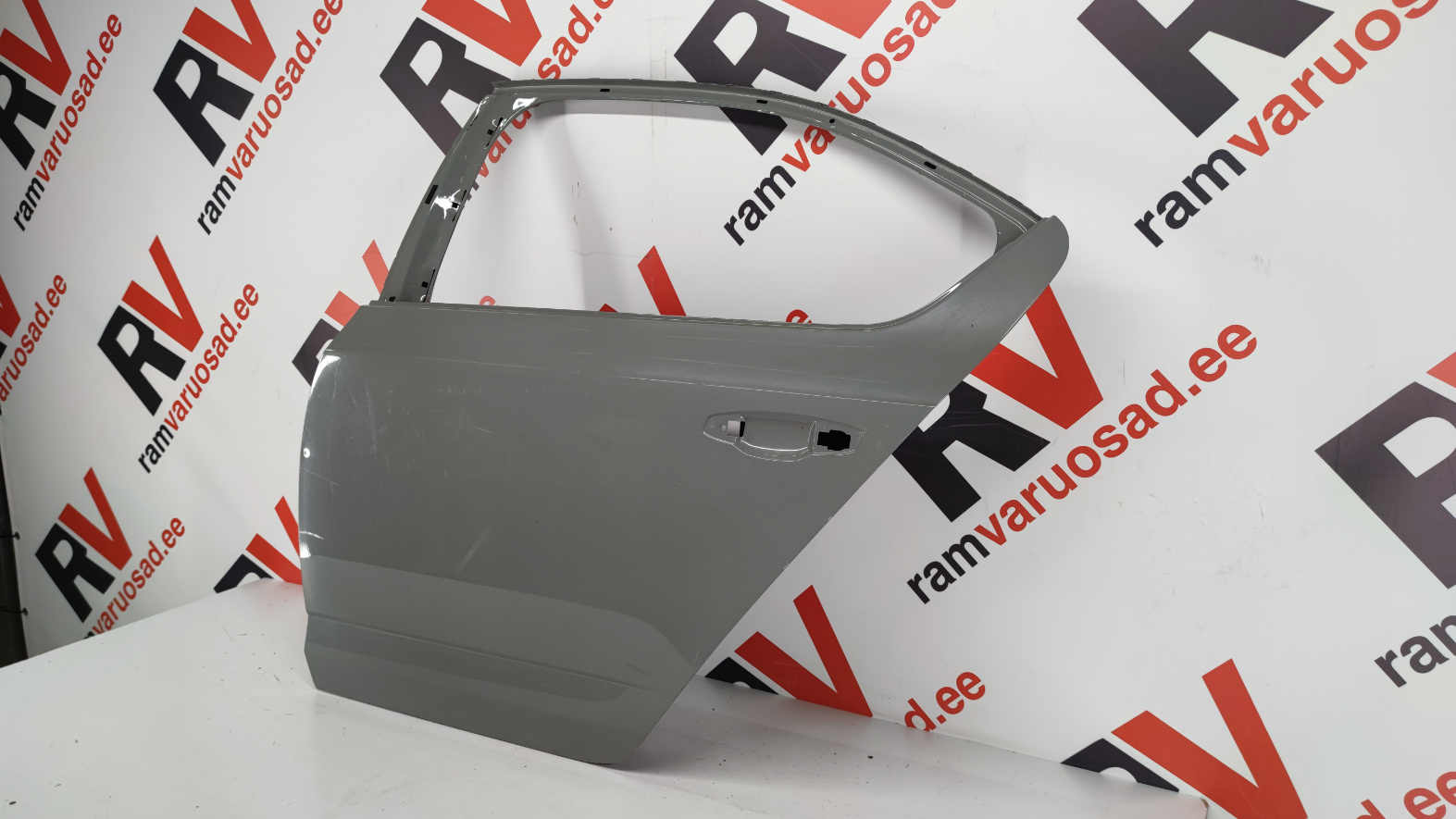 Skoda octavia tagauks / rear door - pilt 3