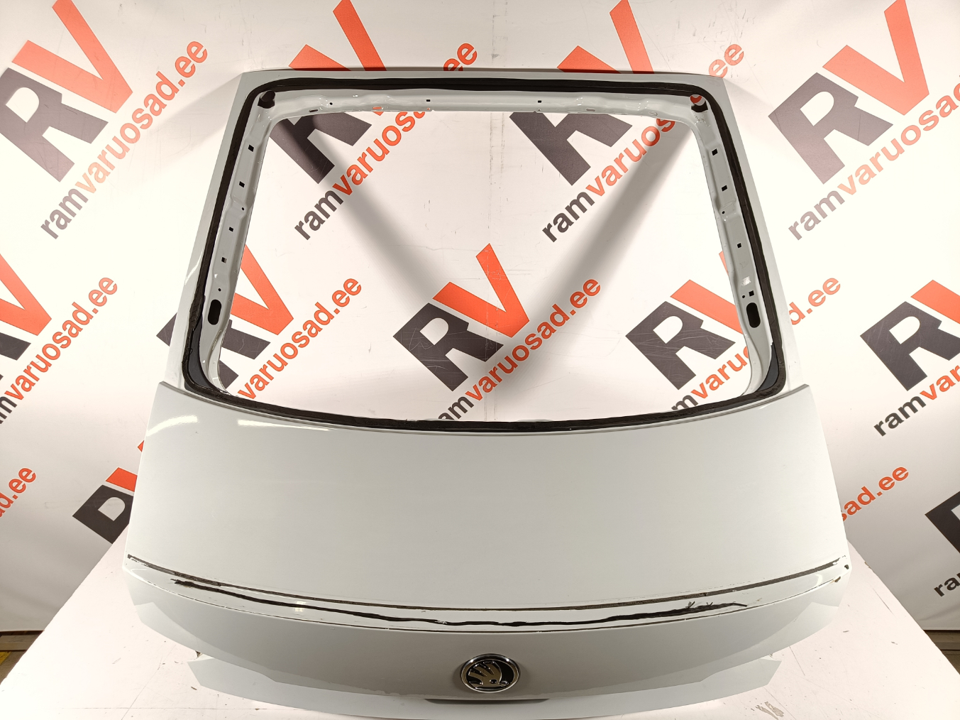 Skoda Superb tagaluuk / trunk lid