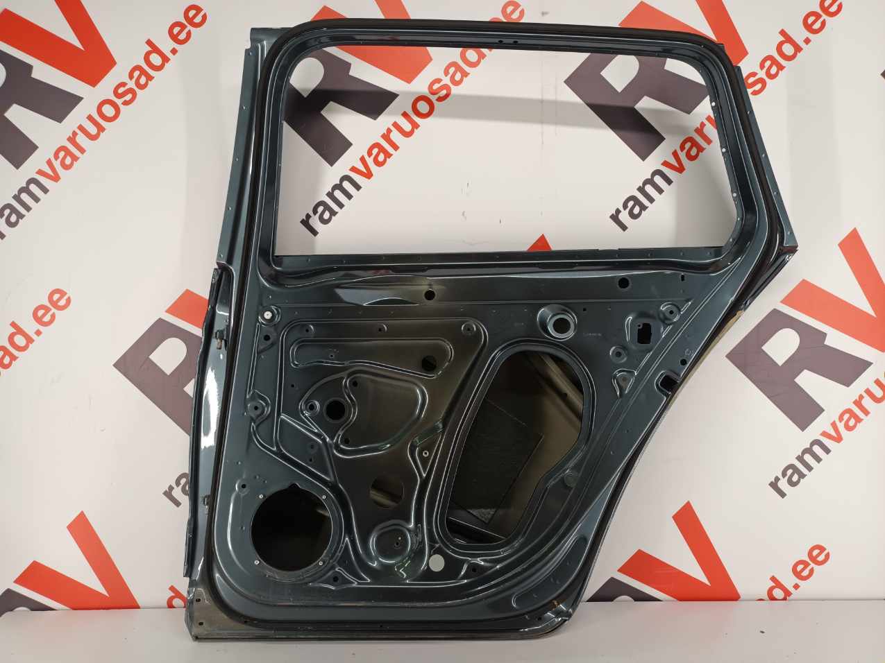 Skoda Superb tagauks / rear door - pilt 4