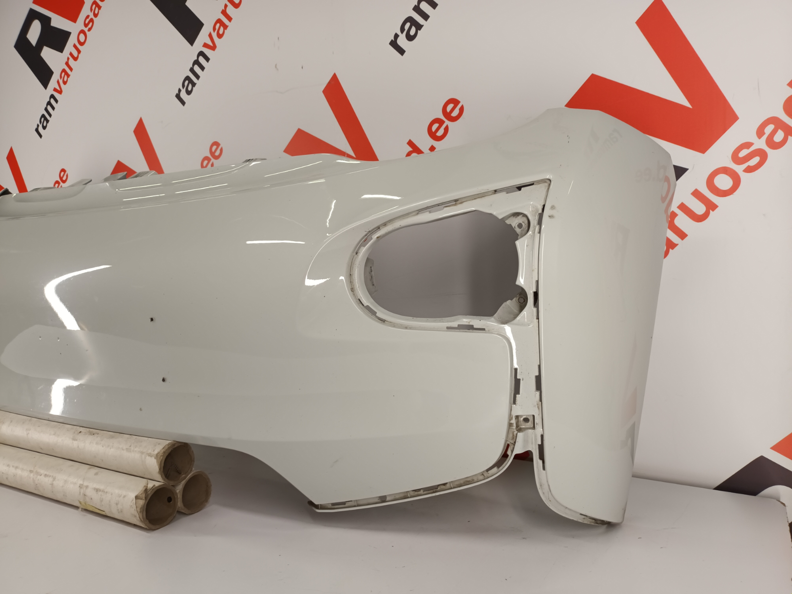 BMW i3 I01 esistange / front bumper - pilt 3