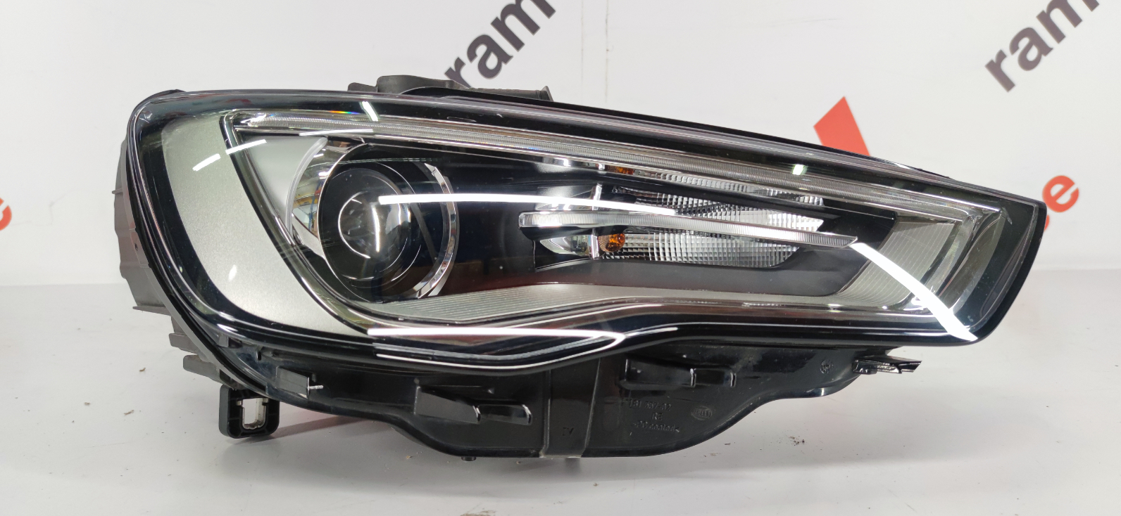 Audi A3 esituli / headlight