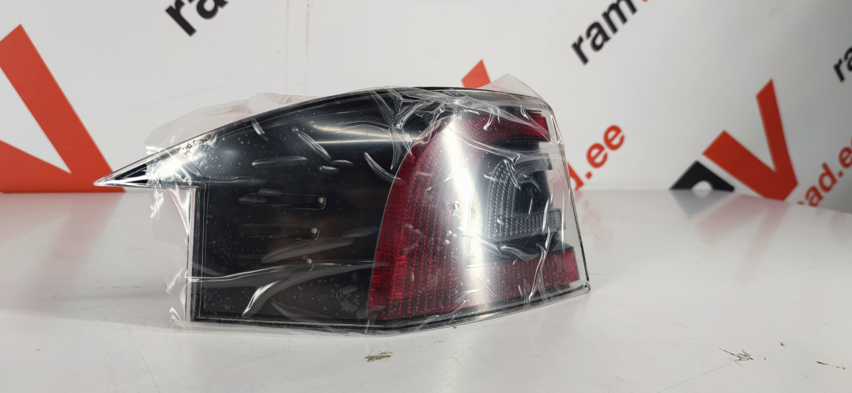Tesla Model S tagatuli / rear light