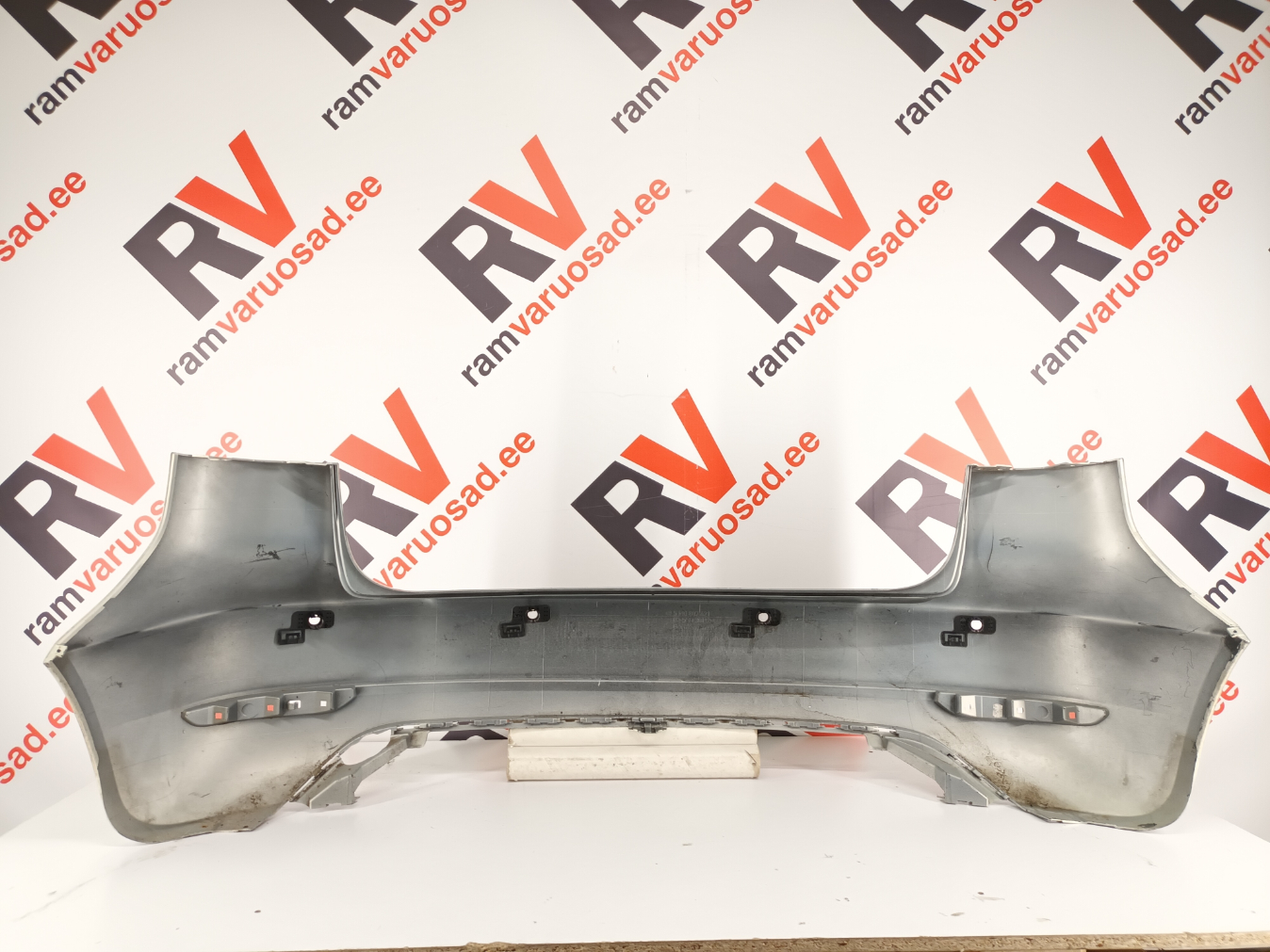 VW Golf V Plus tagastange / rear bumper - pilt 4