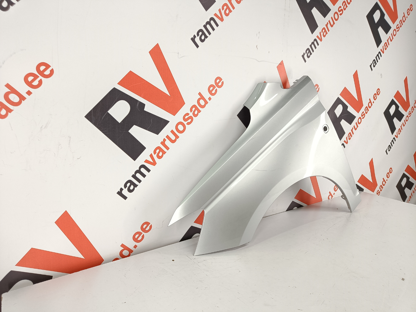 VW Caddy esitiib / front fender - pilt 2