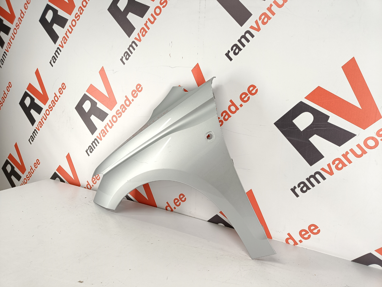 VW Caddy esitiib / front fender - pilt 3