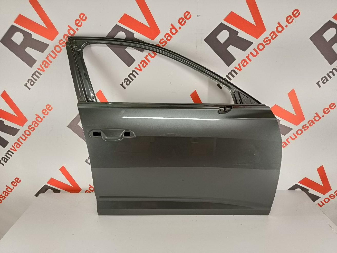 Audi A6 C8 esiuks / front doors