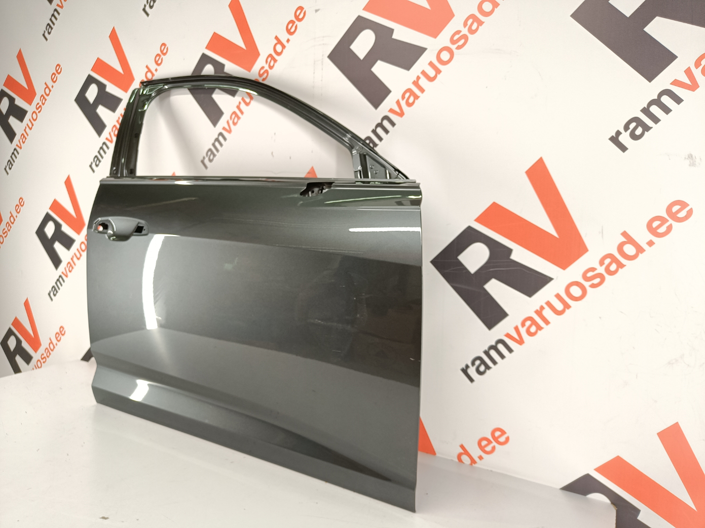 Audi A6 C8 esiuks / front doors - pilt 3