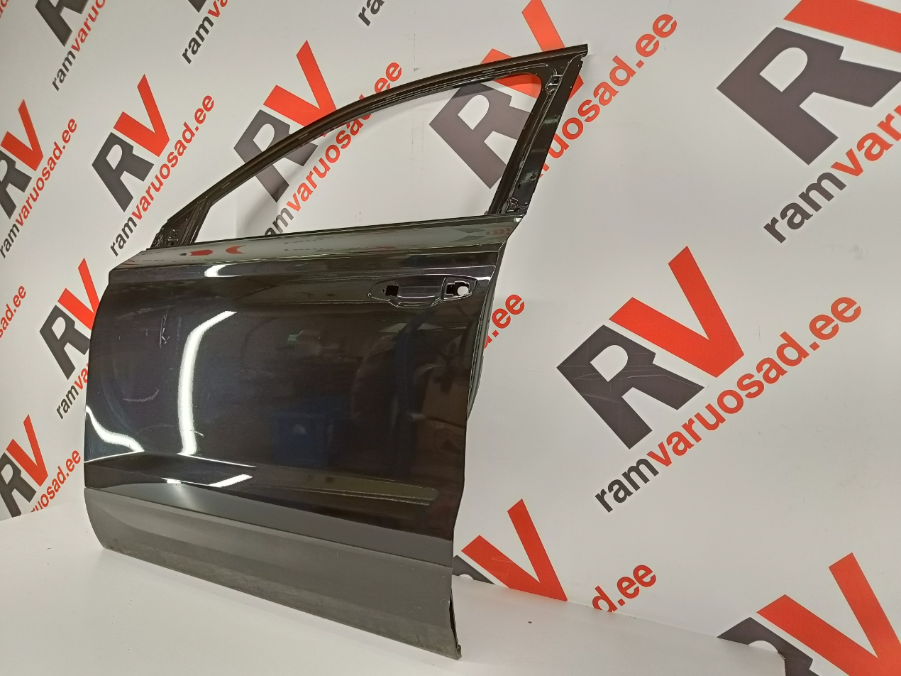 Skoda Karoq esiuks / front doors - pilt 3