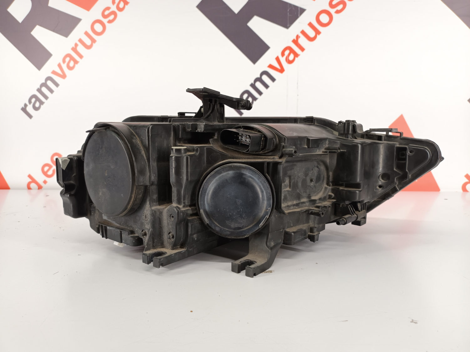 Audi A4 B8 esituli / headlight - pilt 2