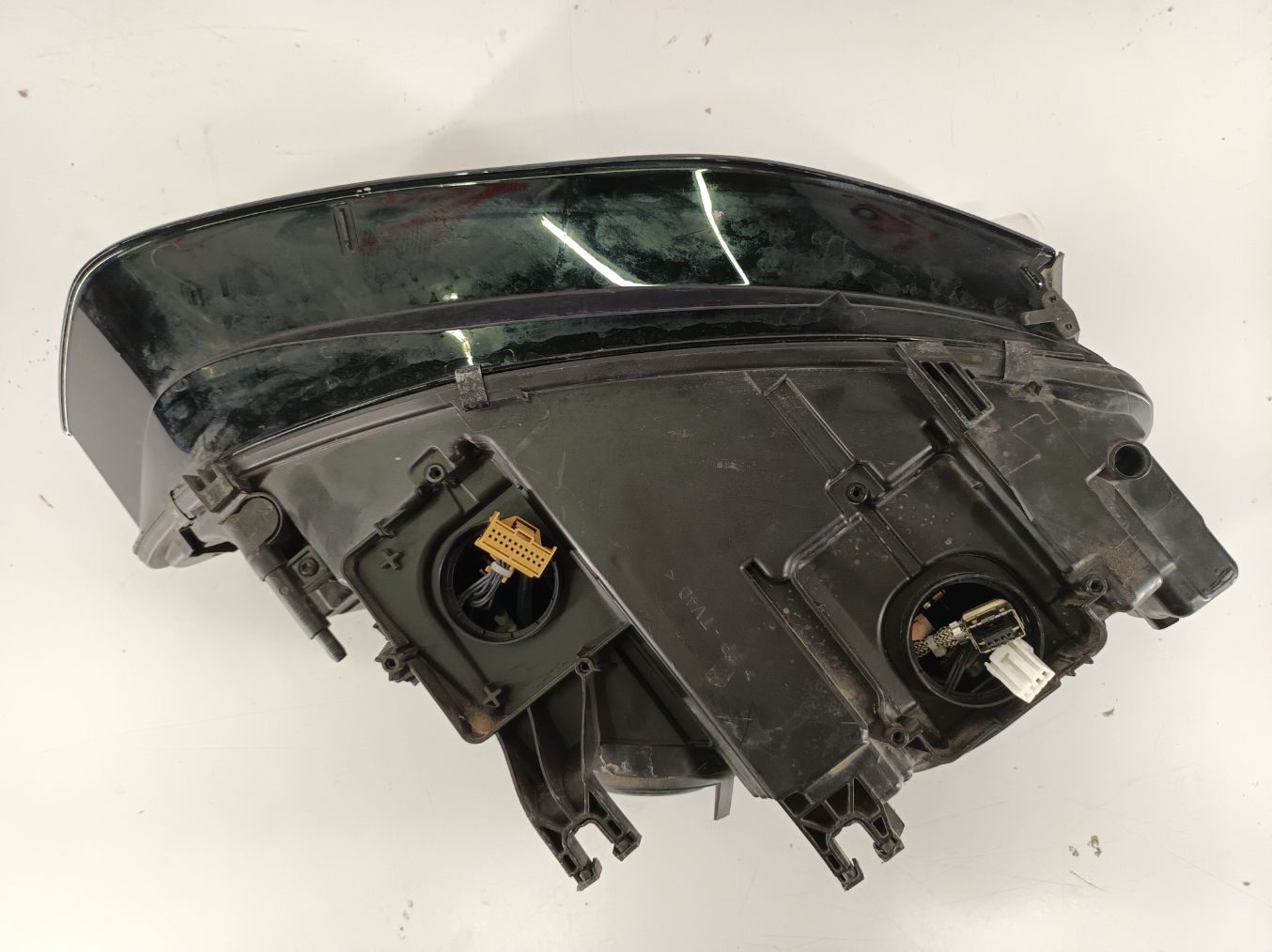 Audi A4 B8 esituli / headlight - pilt 4