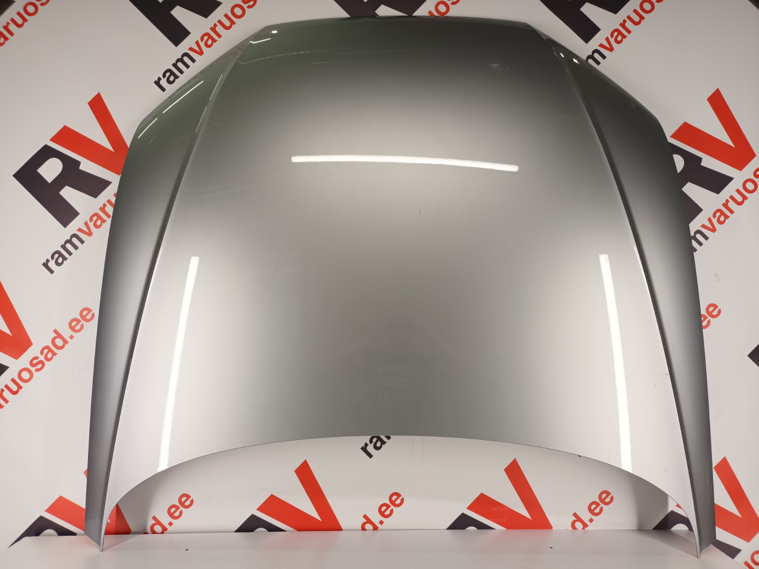 Audi A8 kapott / hood