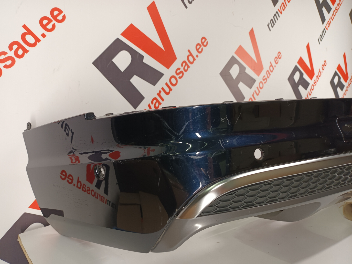 Audi Q7 tagastange / rear bumper - pilt 2