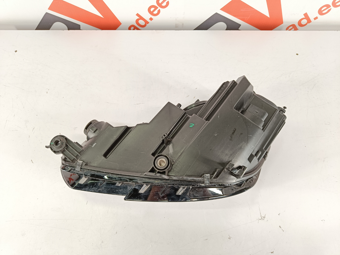 Audi A4 B9 esituli / headlight - pilt 3