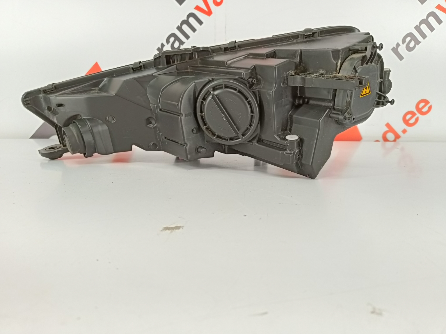 Audi A4 B9 esituli / headlight - pilt 4