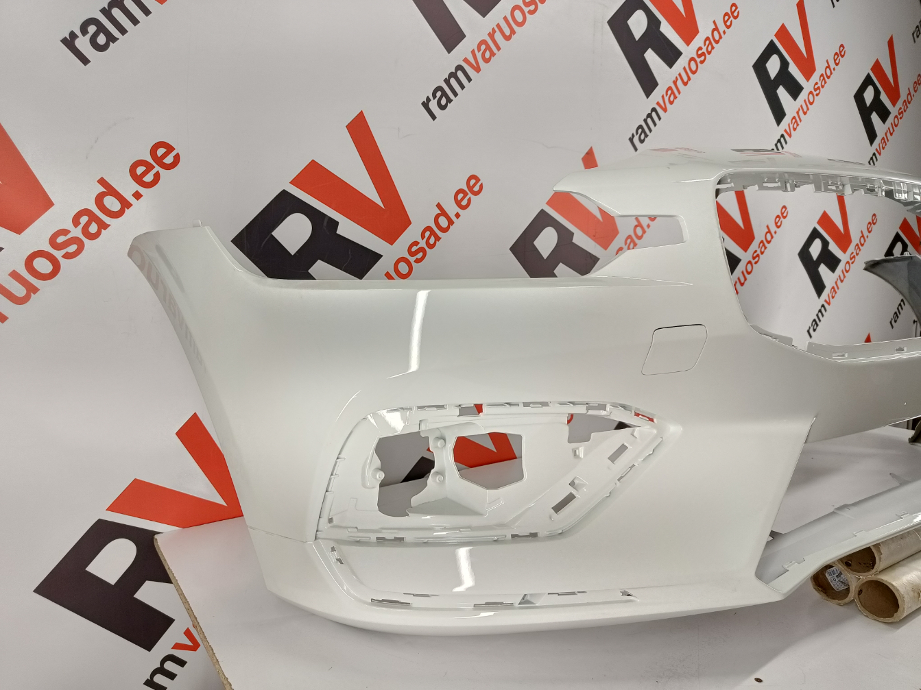 Volvo V60 esistange / front bumper - pilt 2