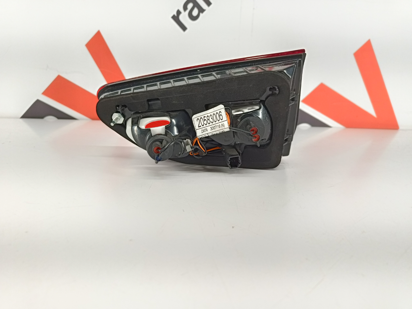 Opel Insignia tagatuli / rear light - pilt 2