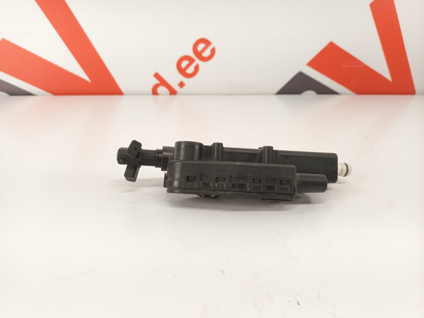 Volvo V70 S80 Pesur / Washer - pilt 2