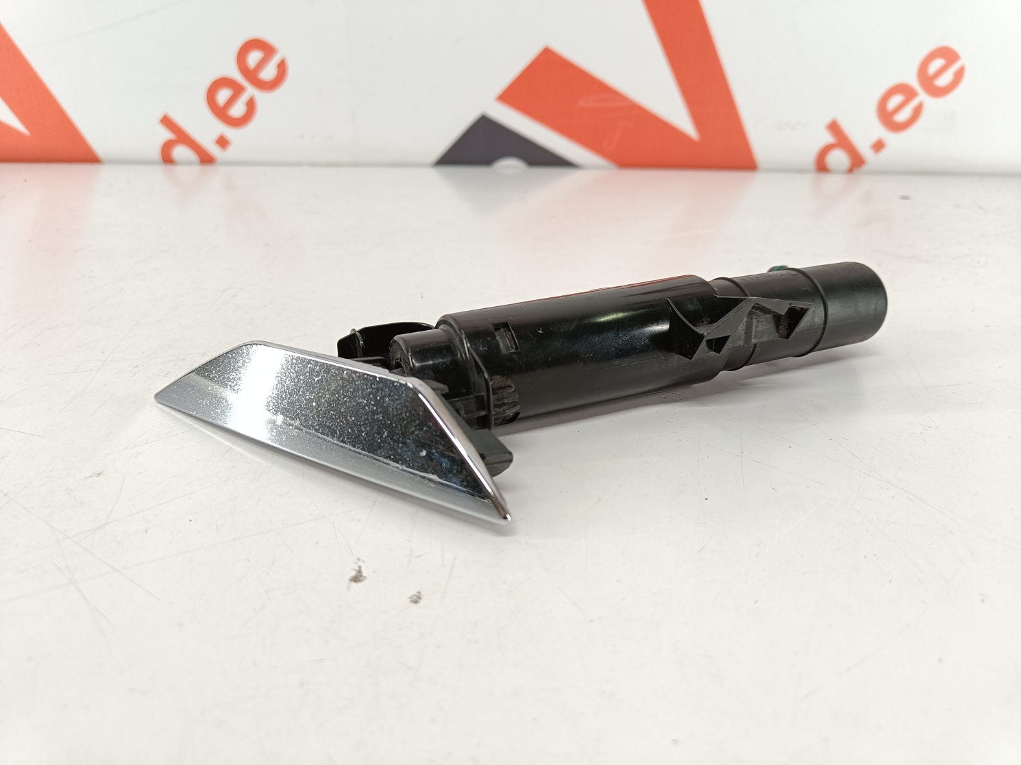 Skoda Superb tulepesur/ headlight washer - pilt 2