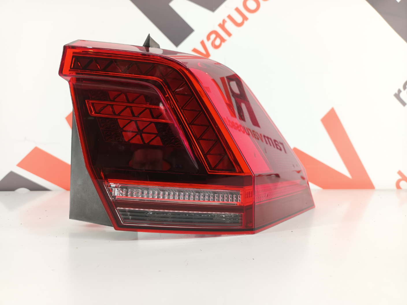 Volkswagen Tiguan tagatuli/ rear light