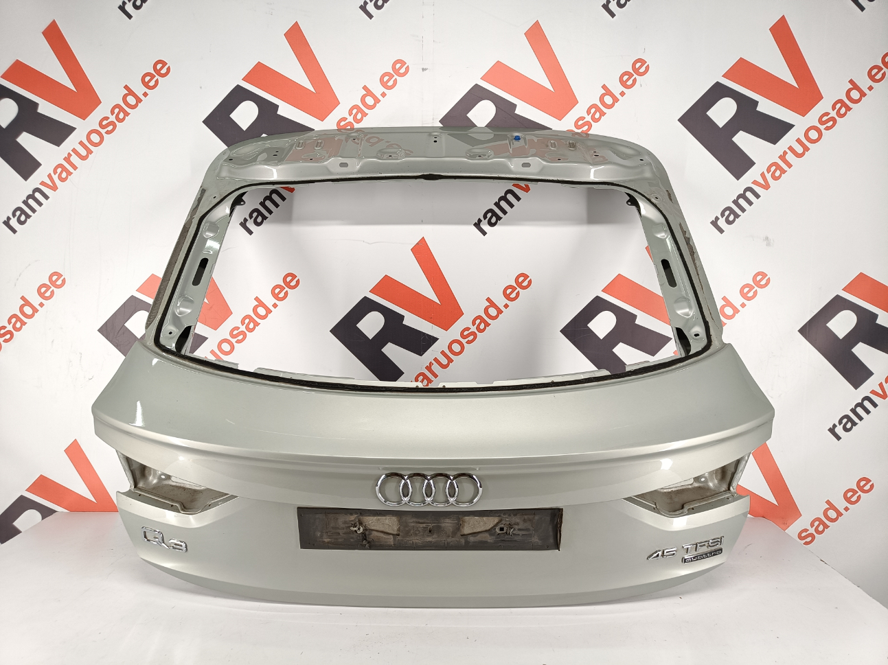 Audi Q3 Sportback tagaluuk / trunk lid