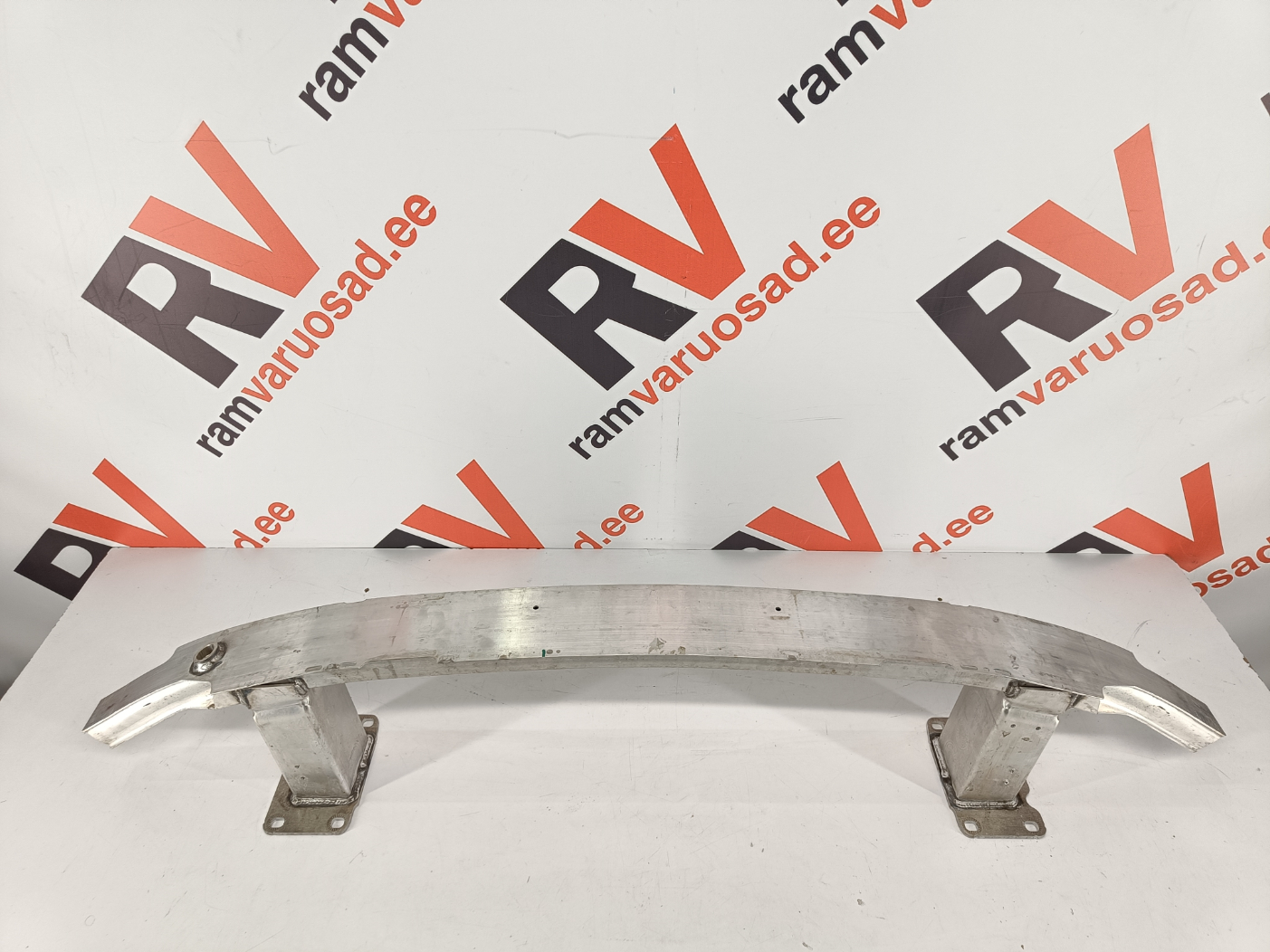 Audi A6 C8 esitala/ front crash bar