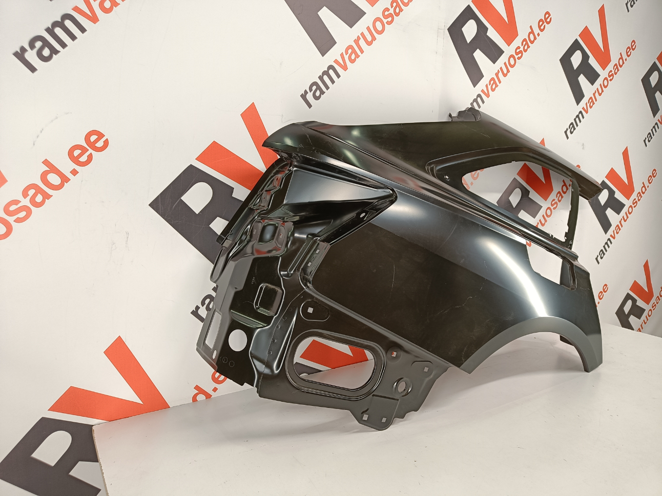 Audi RS6  tagatiib/ rear fender - pilt 2