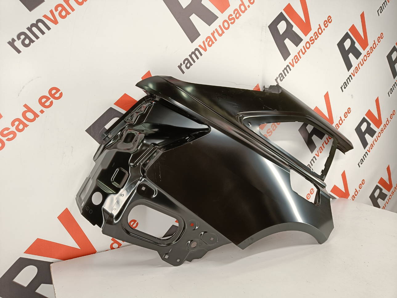 Audi RS6 tagatiib/ rear fender - pilt 2