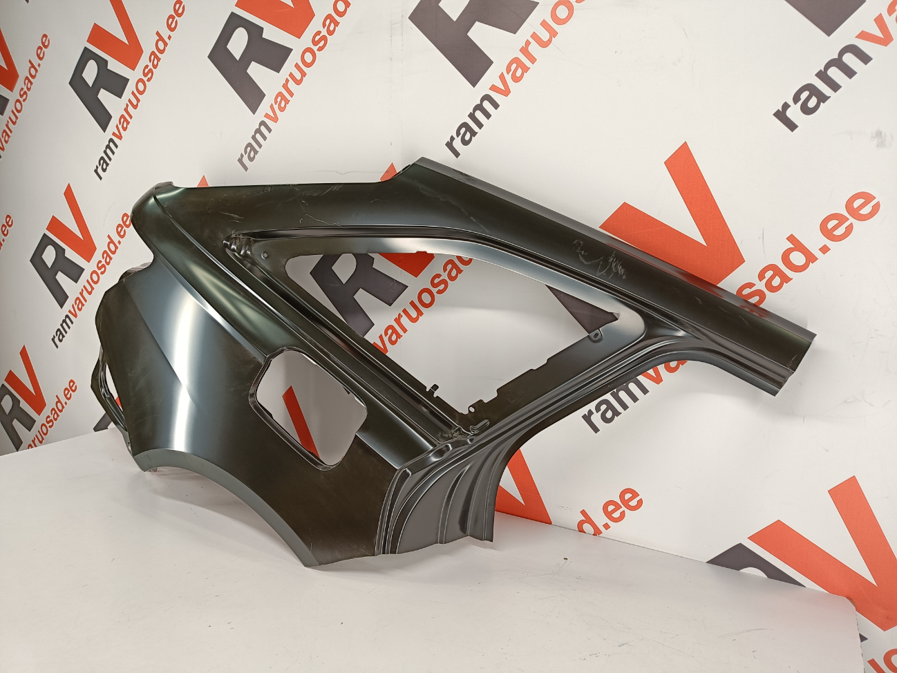 Audi RS6 tagatiib/ rear fender - pilt 3