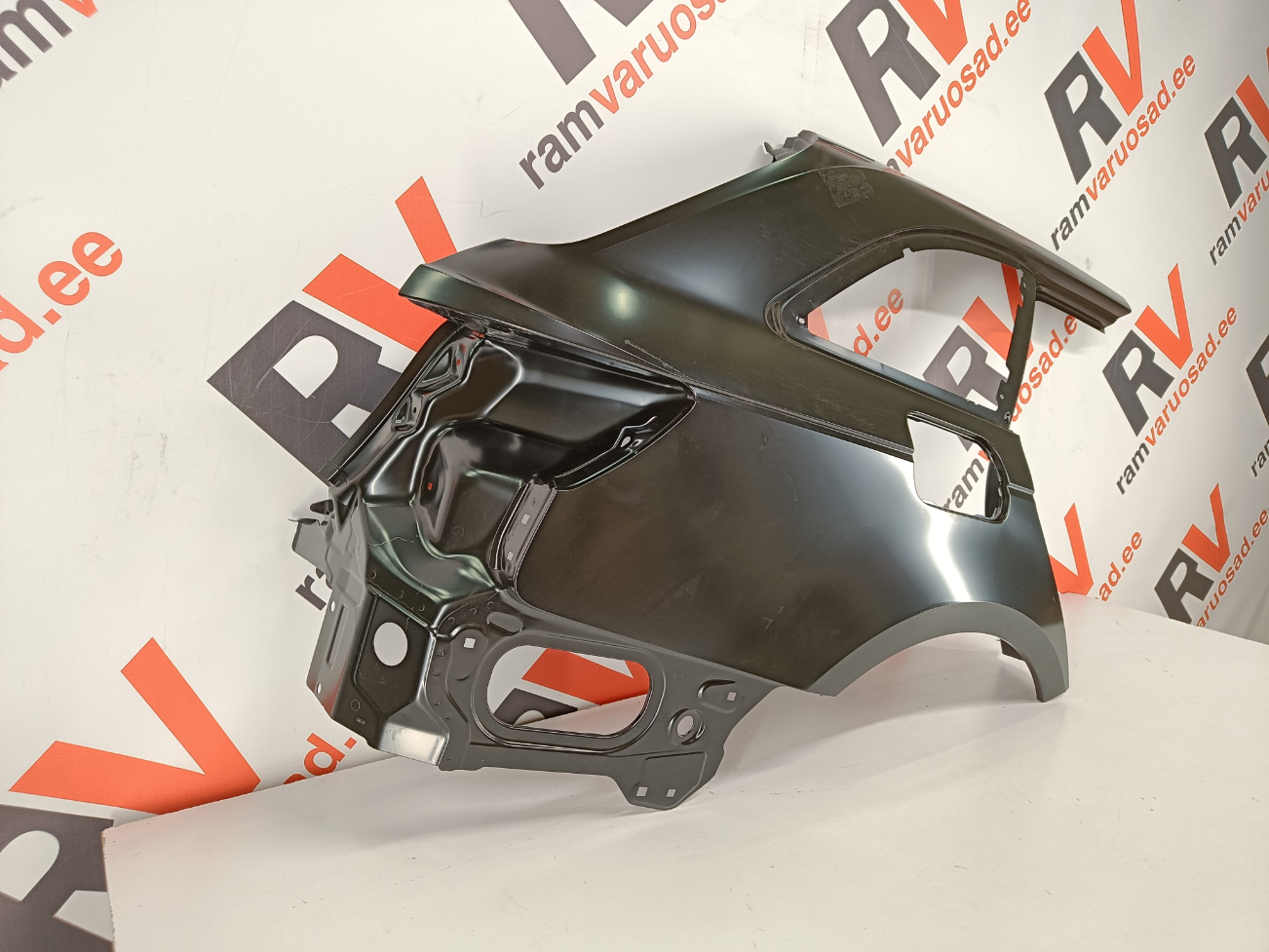 Audi A4 B9 tagatiib/ rear fender - pilt 2