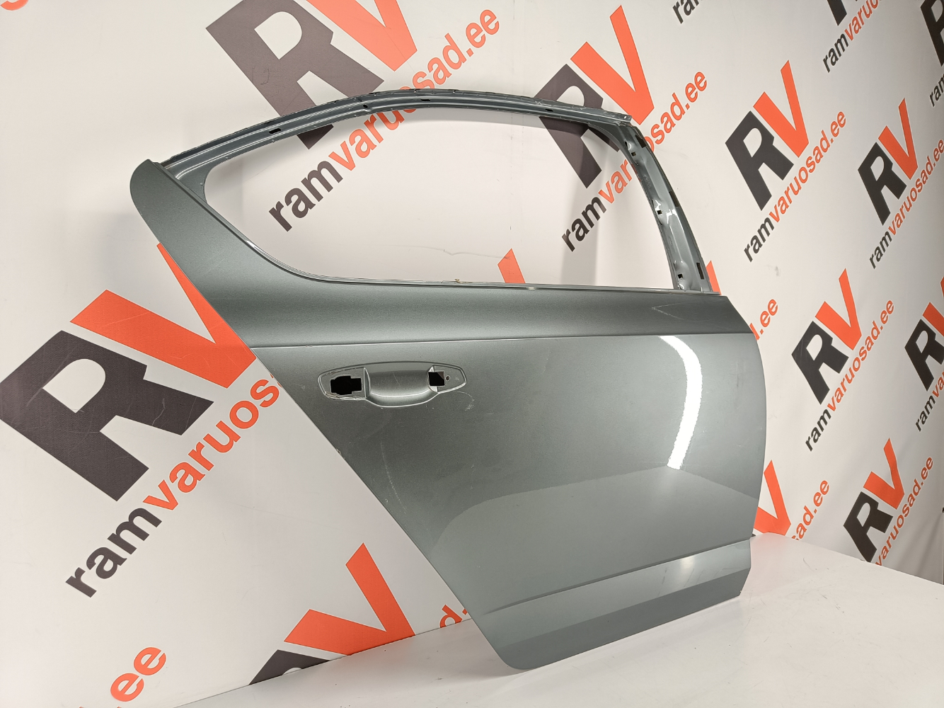 Skoda Octavia tagauks/ rear door - pilt 2