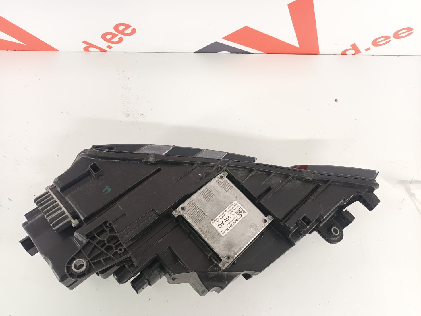 Skoda Octavia 3 esituli/ headlight - pilt 4