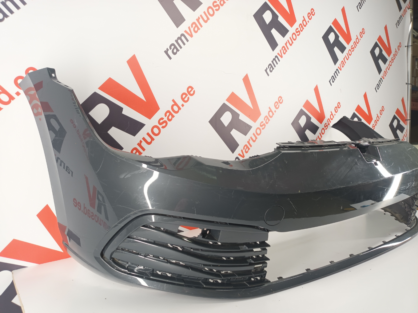 Volkswagen Golf 8 esistange/ front bumper - pilt 2