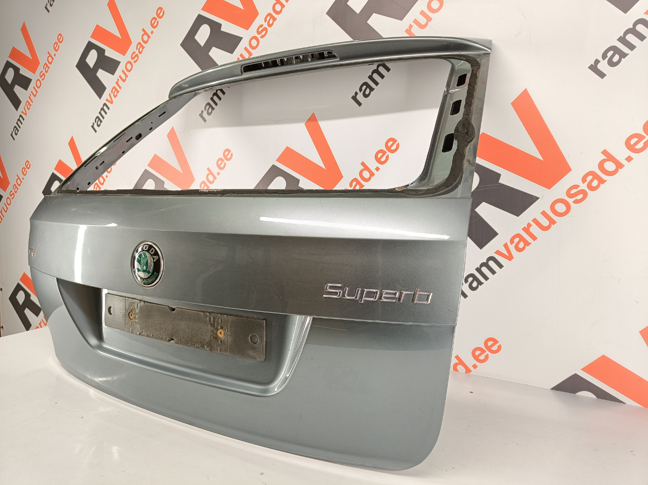 Skoda Superb II tagaluuk/ trunk lid - pilt 3