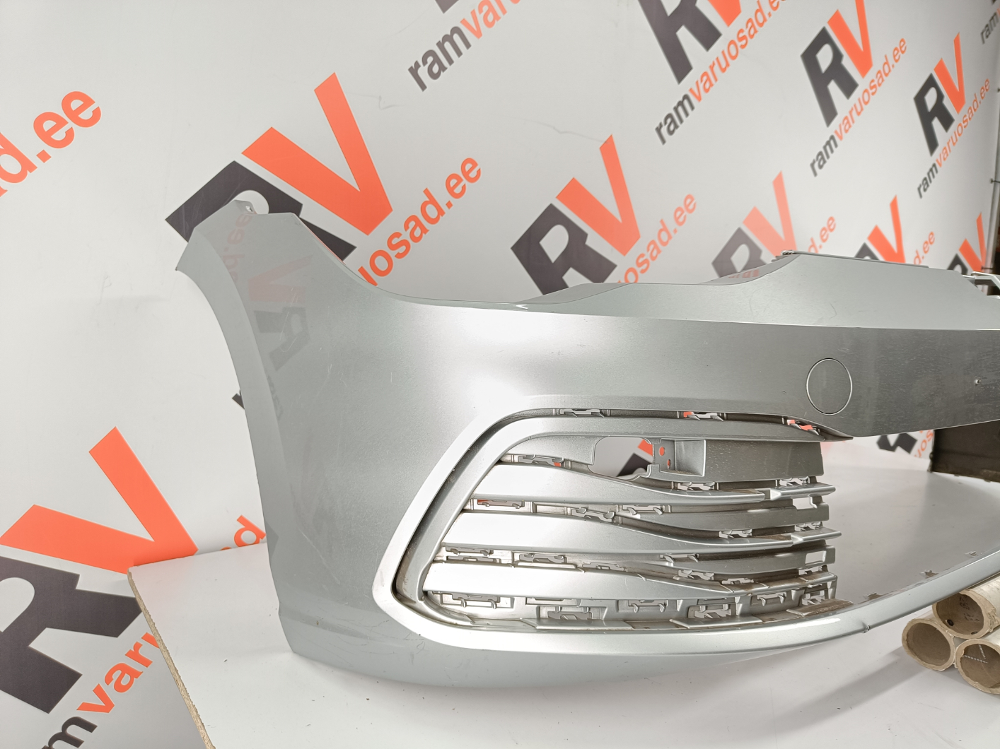 Volkswagen Golf 8 esistange/ front bumper - pilt 2