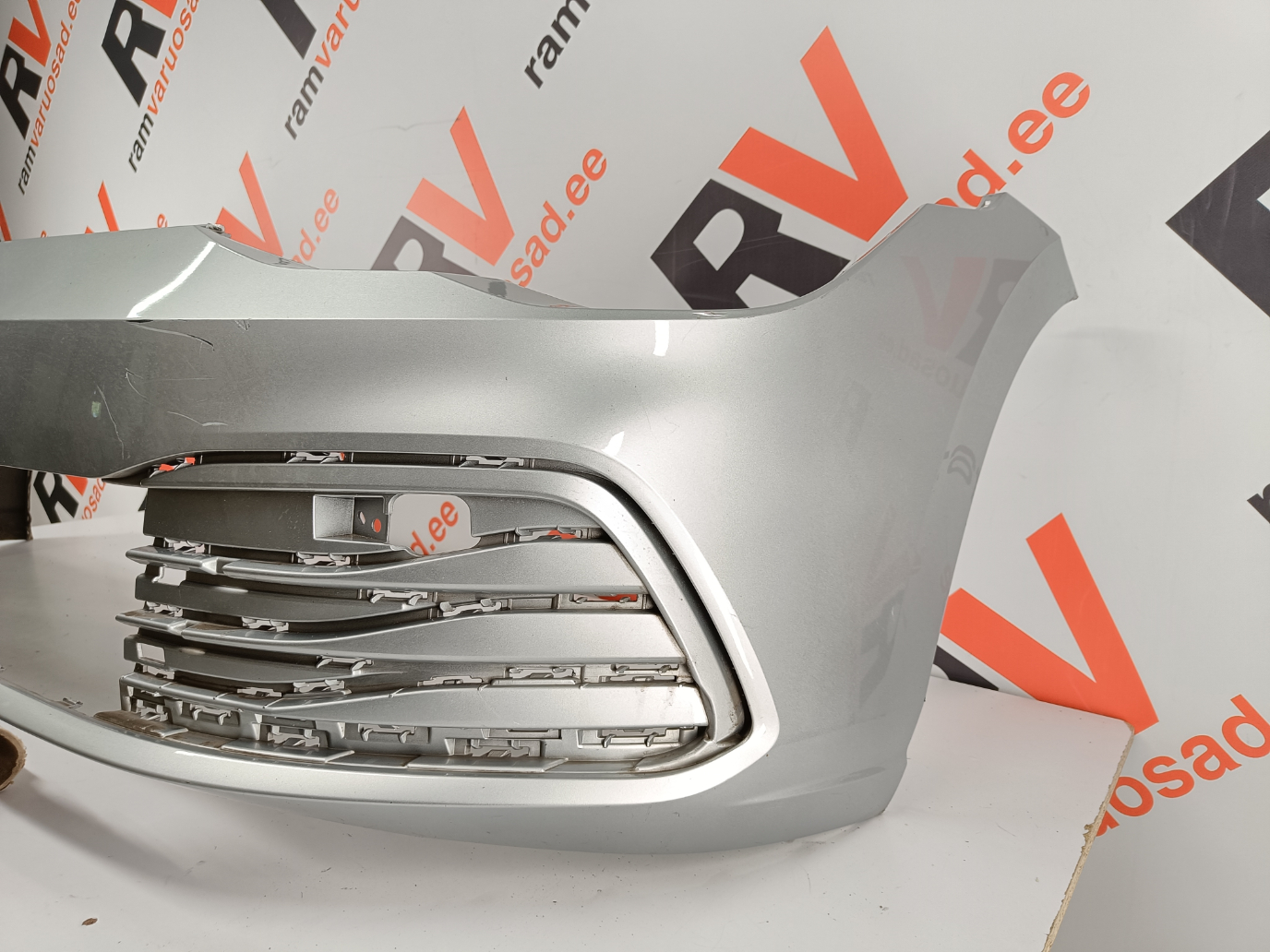 Volkswagen Golf 8 esistange/ front bumper - pilt 3