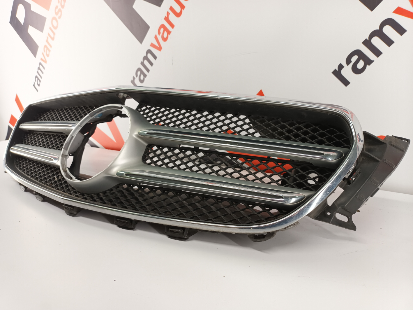 Mercedes Benz W213 E-class iluvõre/ front grille - pilt 3