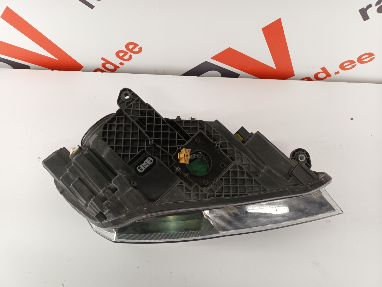 Skoda Superb 3 esituli/ headlight - pilt 3