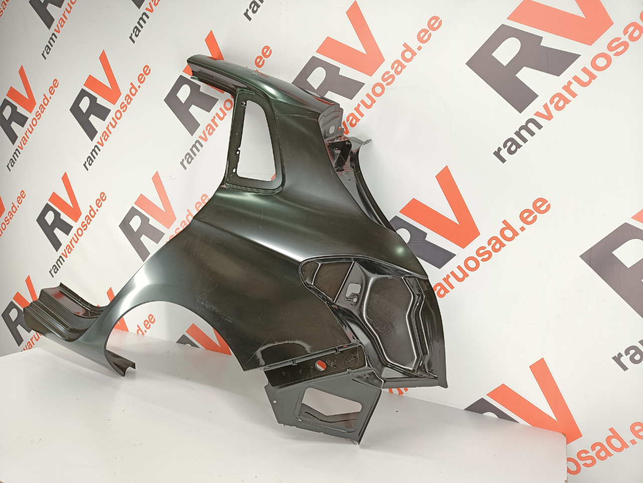 Citoren C4 III tagatiib/ rear fender - pilt 3