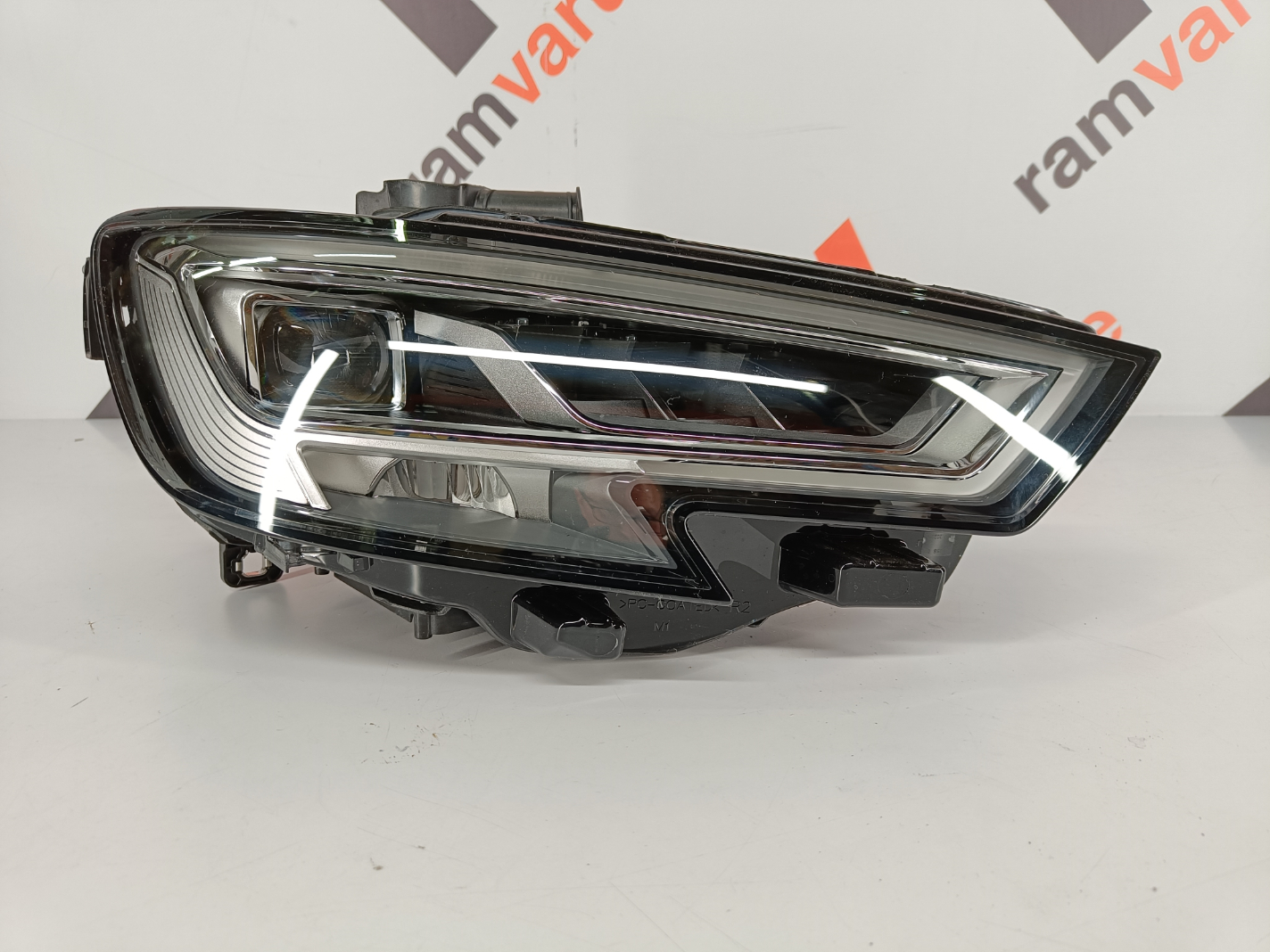 Audi A3 esituli/ headlight